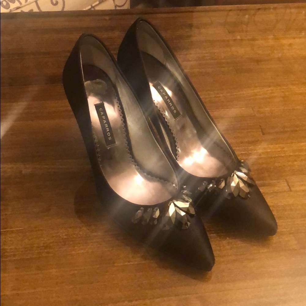 Black pumps. Holiday shoes!